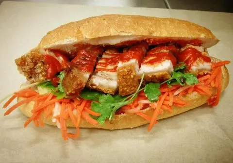 Hình ảnh Bánh mì heo quay