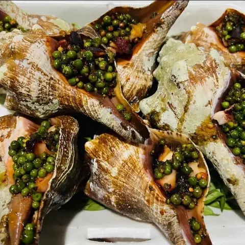 Hình ảnh Ốc đỏ nướng tiêu xanh