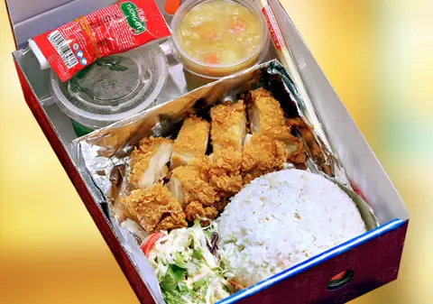 Hình ảnh Cơm gà cốt lết sốt cà ri