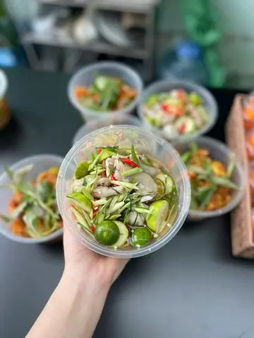 Hình ảnh Chân gà sả tắc rút xương