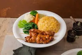 Hình ảnh Cơm đảo gà chiên giòn
