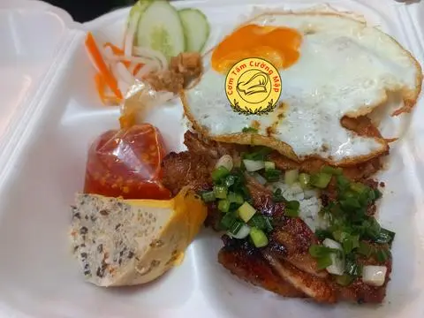 Hình ảnh Cơm tấm sườn chả ốp la
