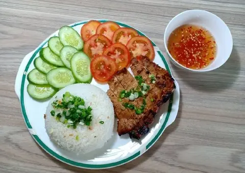 Hình ảnh Cơm tấm sườn cốt lết
