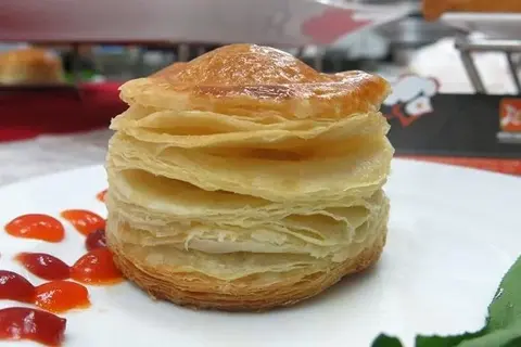 Hình ảnh Bánh pate chaud