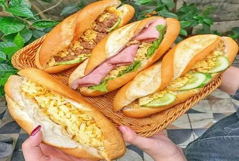 Hình ảnh Bánh mì pate trứng