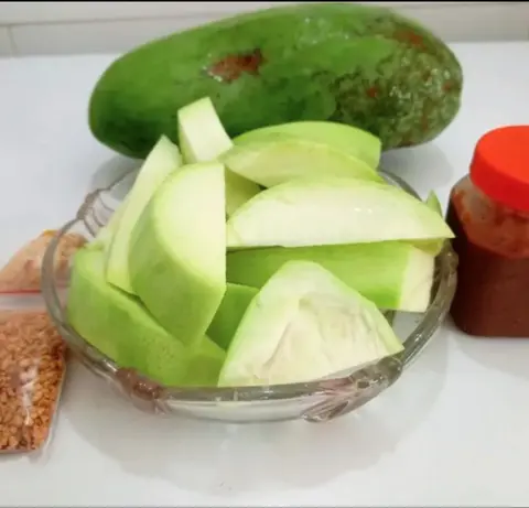 Hình ảnh Xoài tứ quý gọt