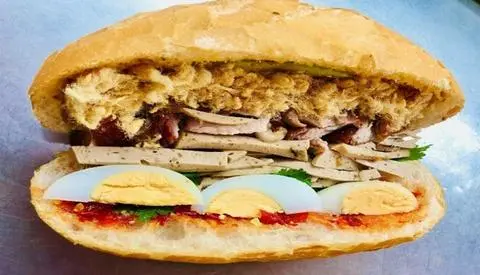 Hình ảnh Bánh mì Bình Định đặc biệt