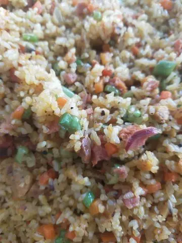 Hình ảnh Cơm chiên dương châu sườn non