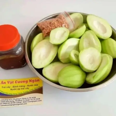 Hình ảnh Xoài non gọt sẵn - mắm ruốc