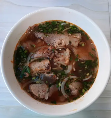 Hình ảnh Bún bò thập cẩm