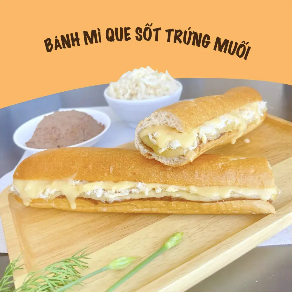 Hình ảnh Bánh Mì Que Sốt Trứng Muối