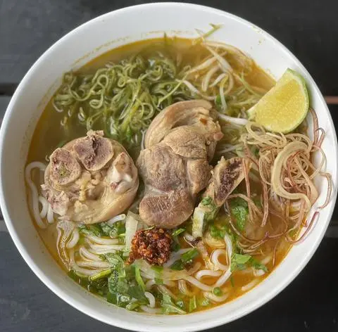 Hình ảnh Bún bò giò
