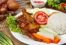 Hình ảnh Cơm gà chiên nước mắm
