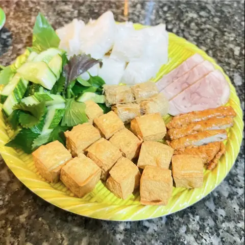 Hình ảnh Bún Đậu Thịt Chả Cốm Chả Giò