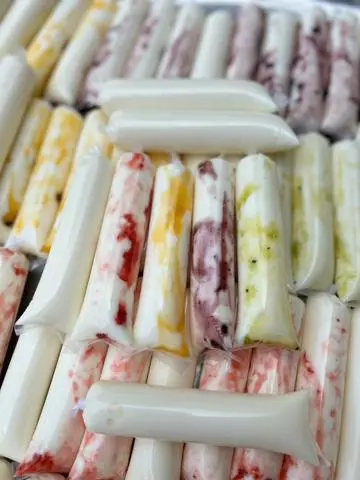 Hình ảnh Sữa chua túi dẻo mix vị 