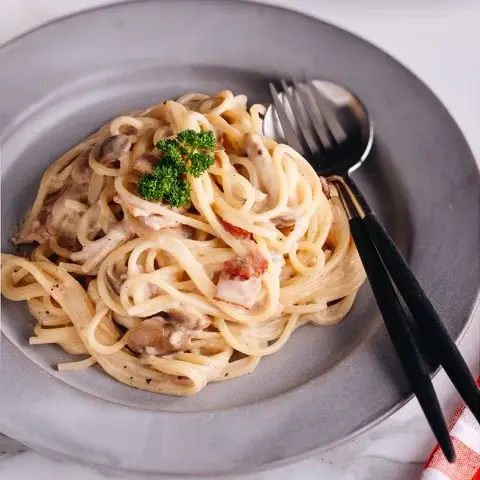Hình ảnh Mì Ý xúc xích sốt phô mai - rau củ