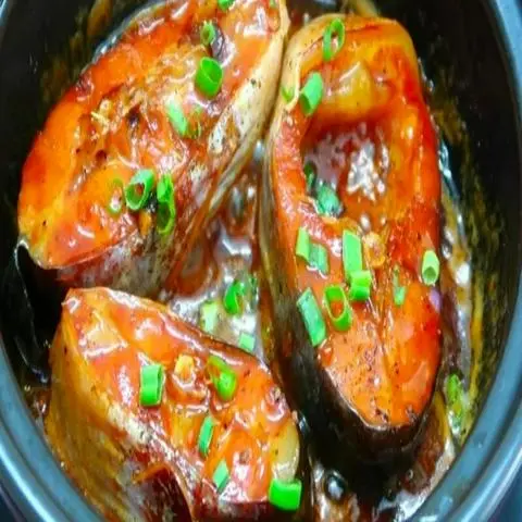 Hình ảnh Cơm cá basa kho tiêu
