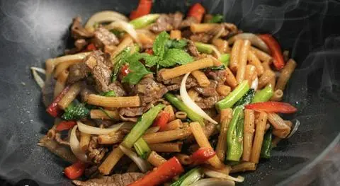 Hình ảnh Nui xào bò