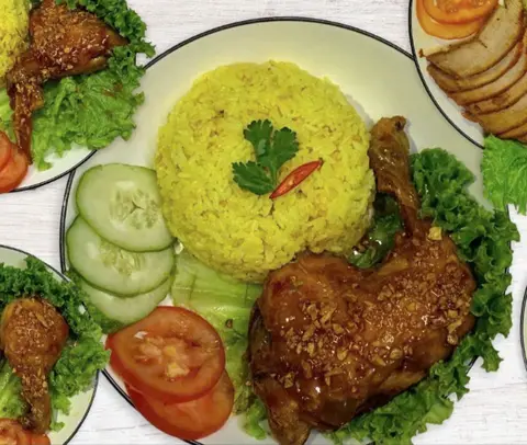 Hình ảnh Cơm gà góc tư mắm tỏi