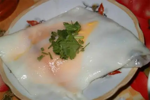 Hình ảnh Bánh ướt nóng trứng - chả lụa - nem - chả Huế