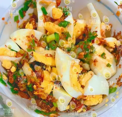 Hình ảnh Bánh tráng chấm mỡ hành satế tỏi - trứng cút lòng đào