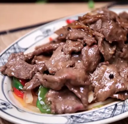Hình ảnh Cơm thịt bò xào sốt tiêu đen
