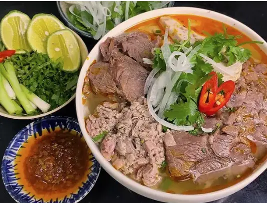 Hình ảnh Bún bò giò