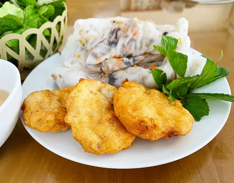 Hình ảnh Bánh cuốn chả mực