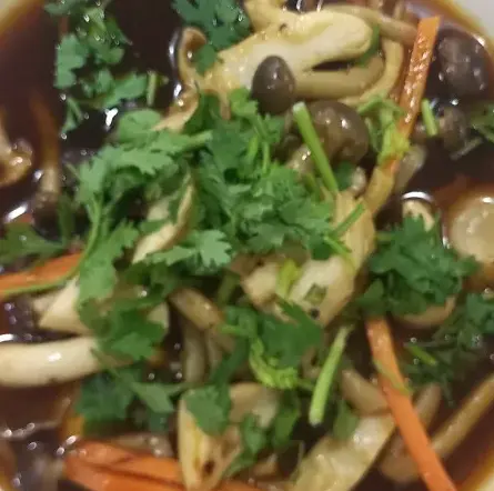 Hình ảnh Nấm kho - cơm