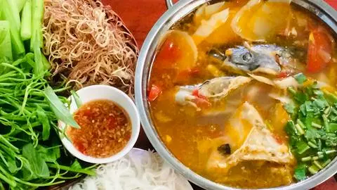 Hình ảnh Lẩu đầu cá hồi
