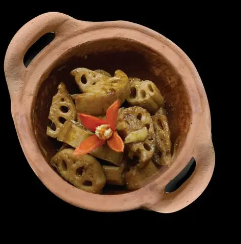 Hình ảnh Củ sen kho tộ chay