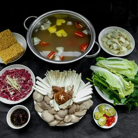 Hình ảnh Lẩu nấm bắp bò
