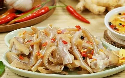 Hình ảnh Tai heo chua ngọt