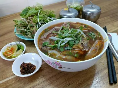Hình ảnh Bún bò thập cẩm