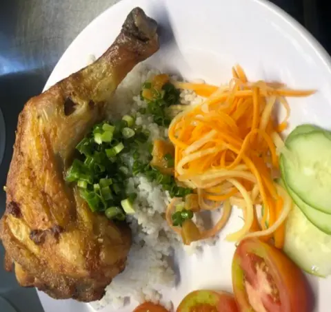Hình ảnh Cơm đùi gà chiên