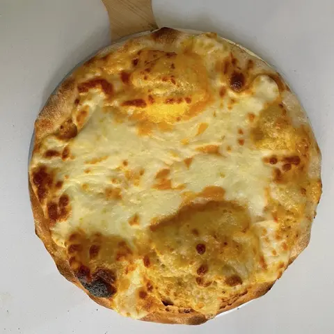 Hình ảnh Pizza phô mai ( Pizza tươi - không phải đế bánh đông lạnh) 