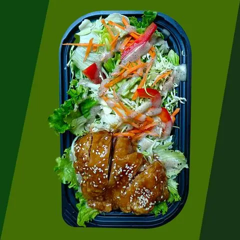 Hình ảnh Salad gà giòn sốt Nhật