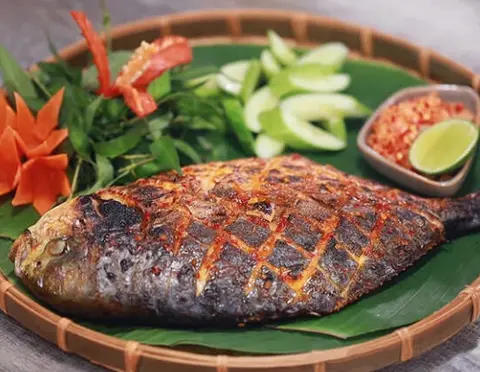Hình ảnh Cá cam nướng muối ớt lớn