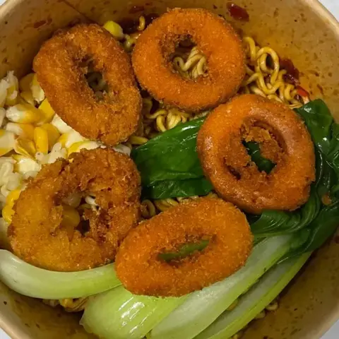 Hình ảnh Mì trộn mực vòng