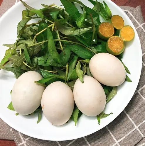 Hình ảnh Trứng vịt lộn - 1 quả