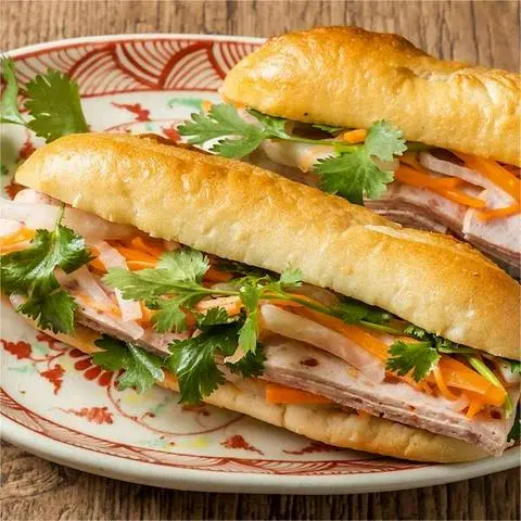 Hình ảnh Bánh mì Hoa Phát đặc biệt