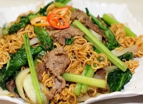 Hình ảnh Mỳ xào bò cải nhỏ