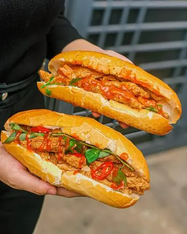 Hình ảnh Bánh mì chả cá