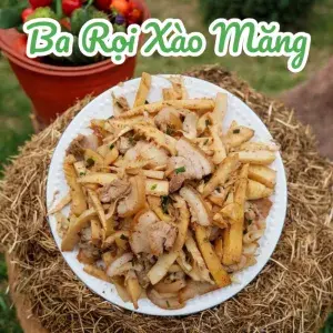 Hình ảnh Ba rọi xào măng