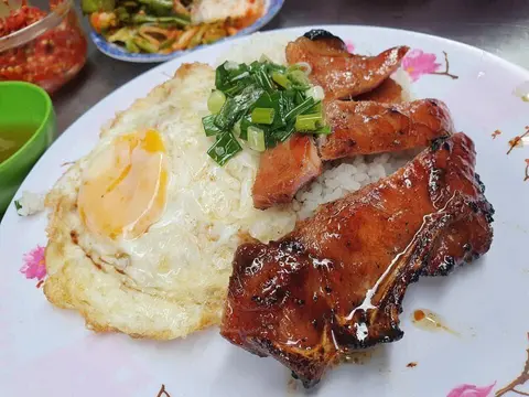Hình ảnh Cơm sườn ốp la