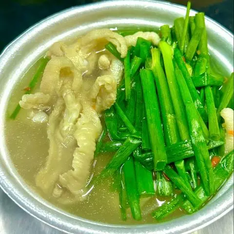 Hình ảnh Chân gà rút xương hấp hành