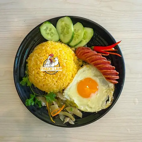 Hình ảnh Cơm xúc xích trứng