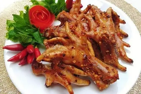Hình ảnh Chân gà nướng muối ớt