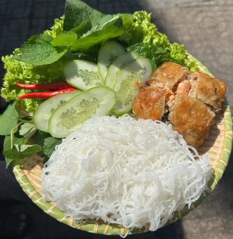Hình ảnh Bún nem cua bể