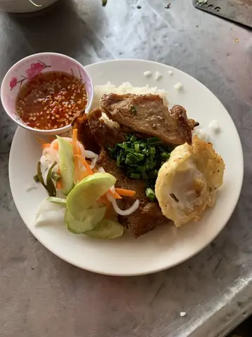 Hình ảnh Cơm sườn ốp la